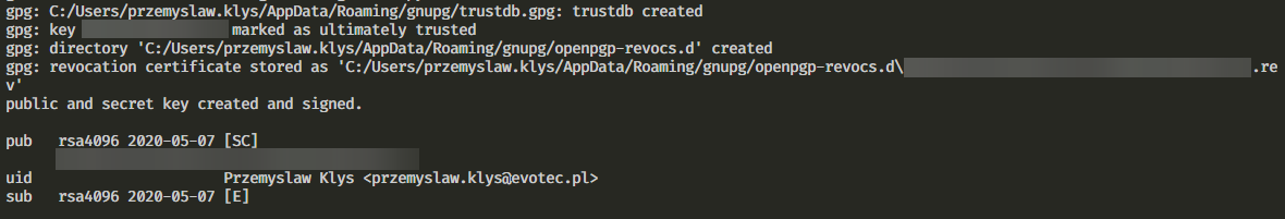 Terminal output confirming the public and secret GPG keys were created